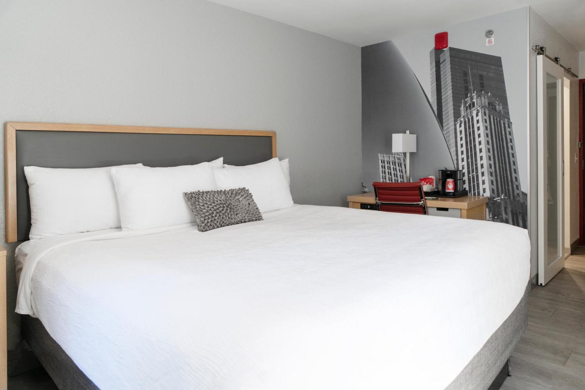 Standard King Room