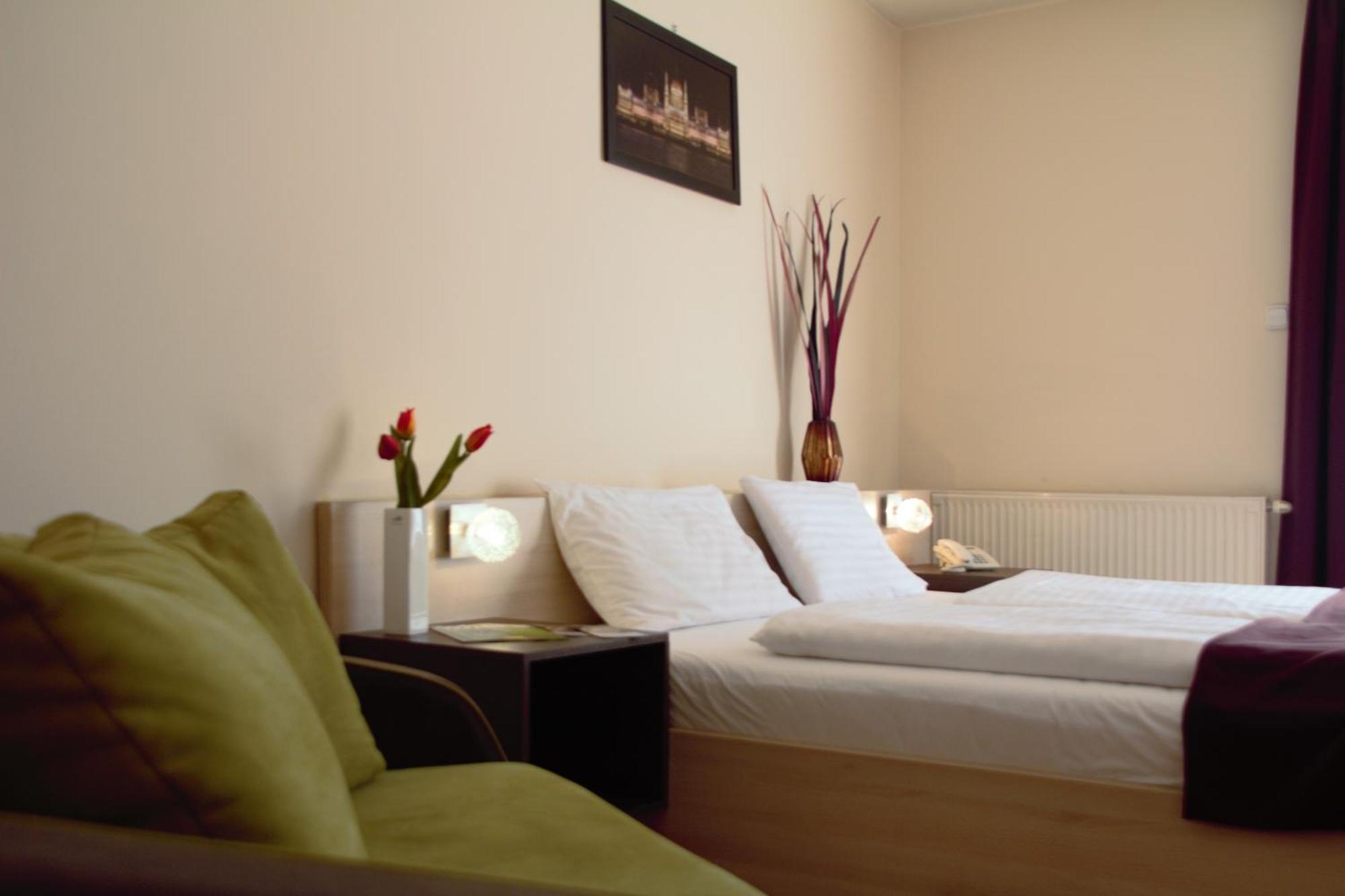 Deluxe Double Room Extra Bed