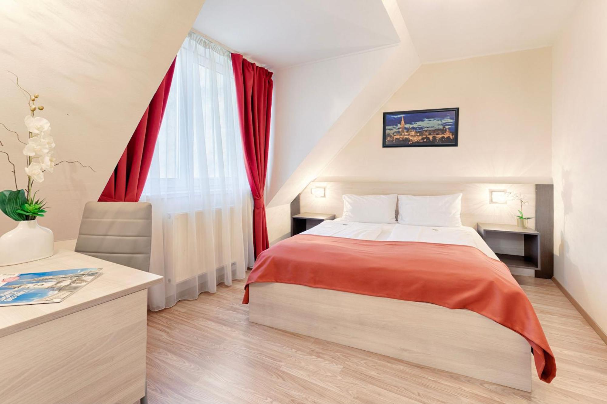 Small Double or Twin Room