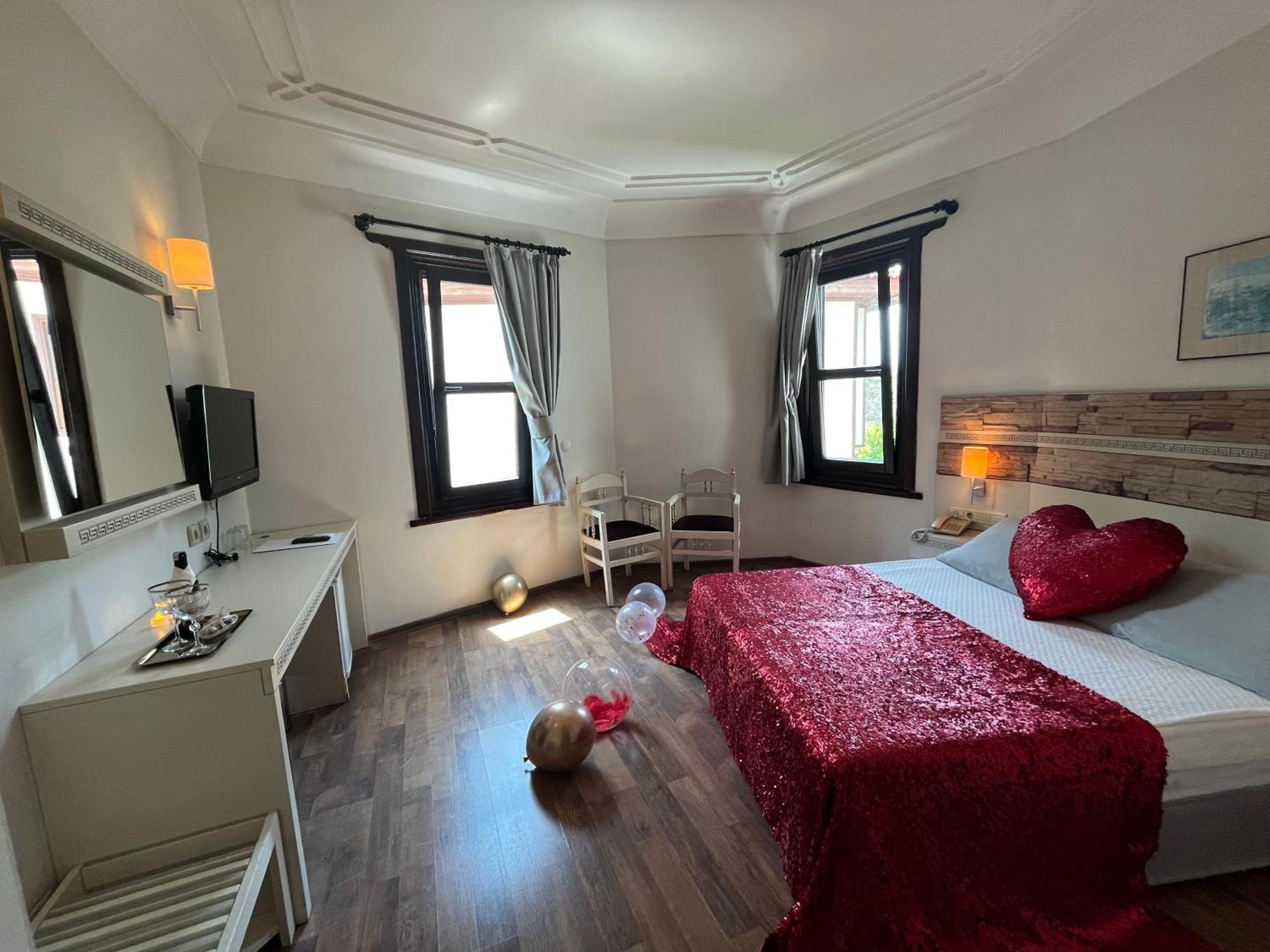 Honeymoon Room