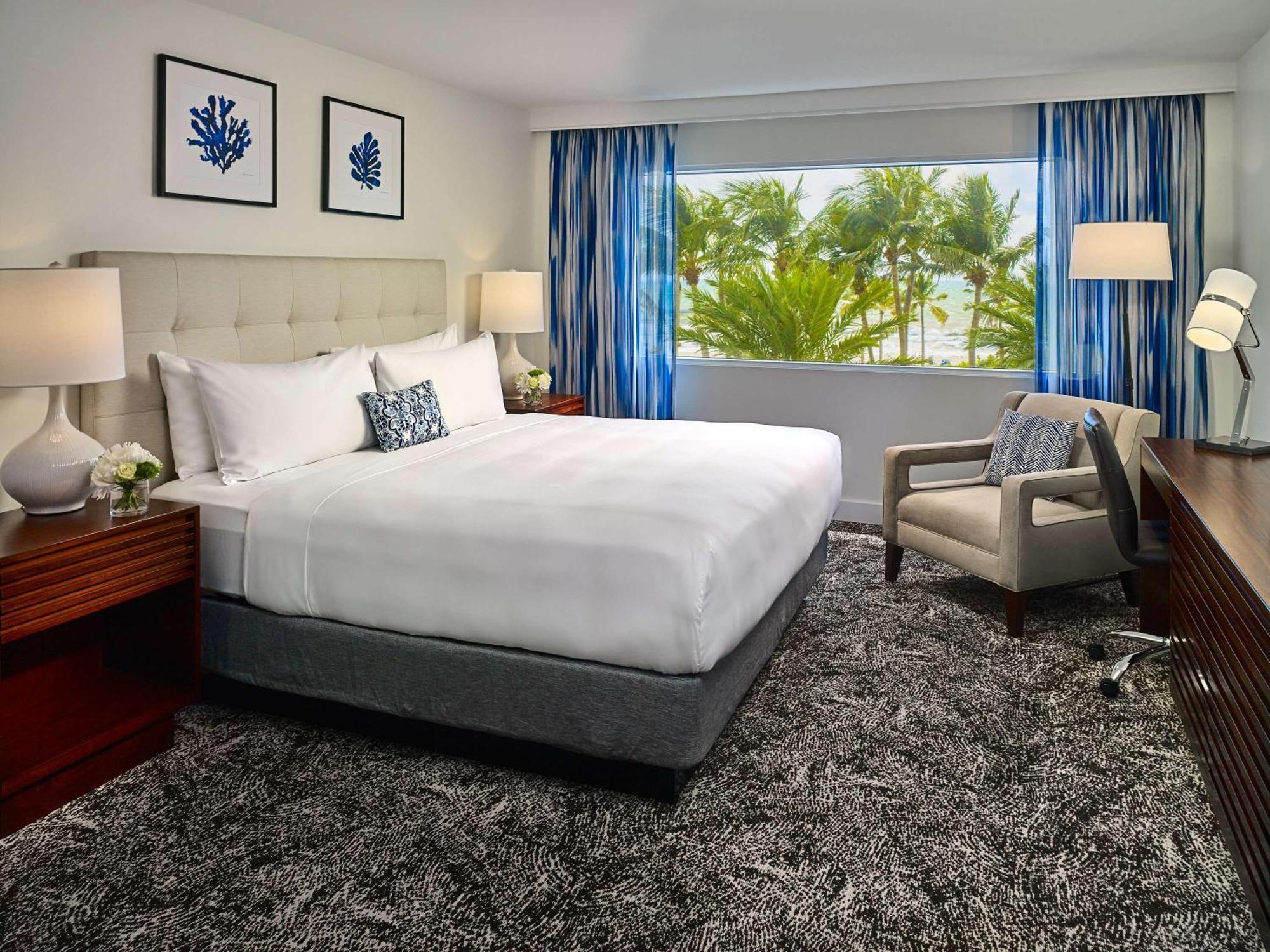 Deluxe King Room Ocean View