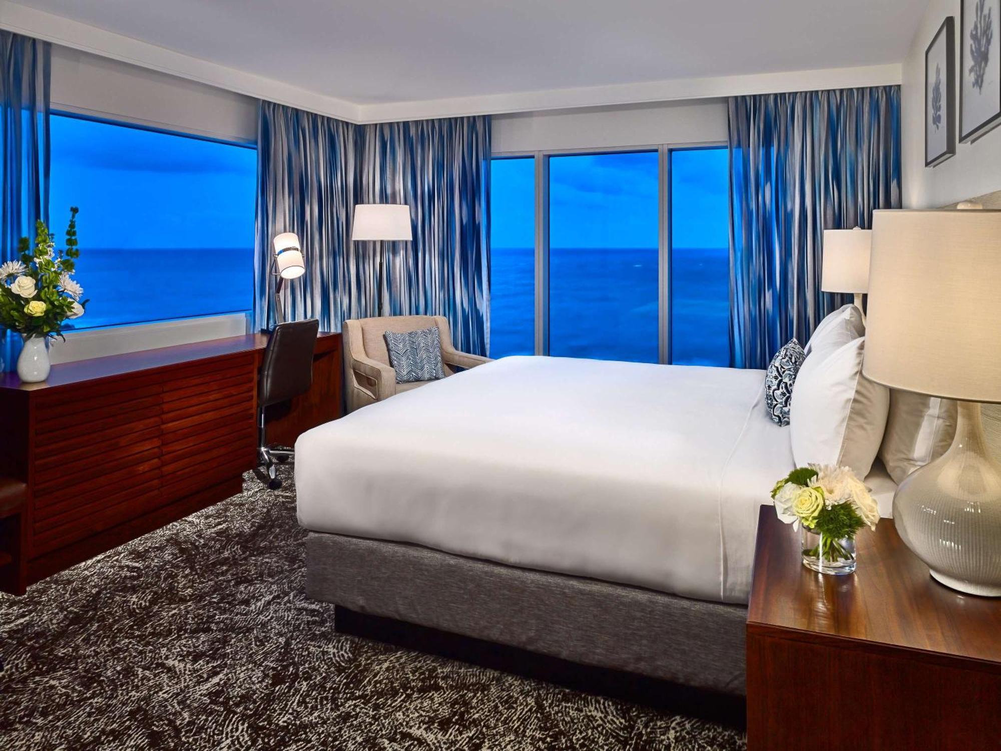 Quarto King Preferred de Canto com Vista Oceano