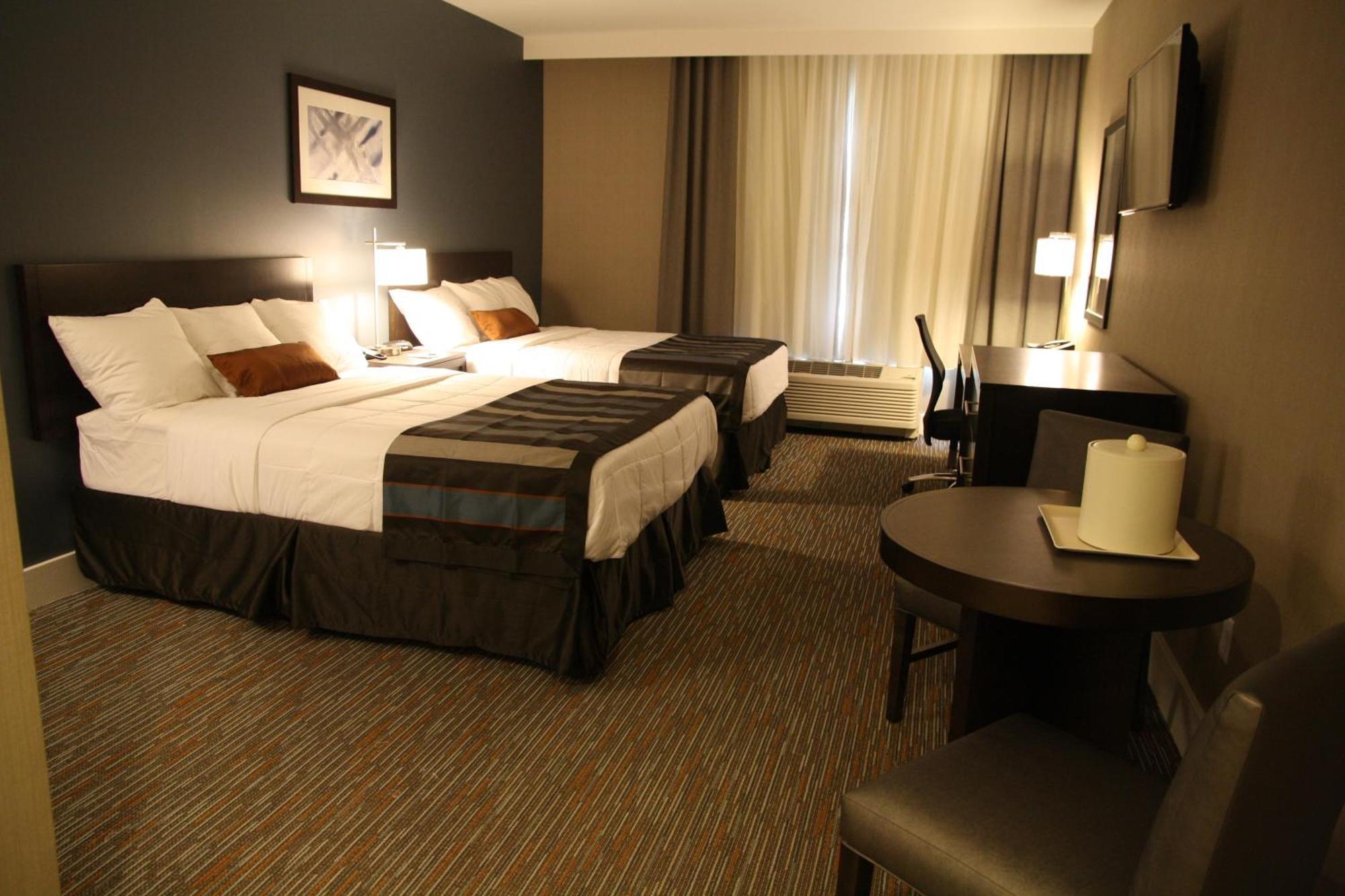 Deluxe Queen Room with Two Queen Beds and Bath Tub - Mobility/Hearing Accessible - Non-Smoking,1439666563:JPEG