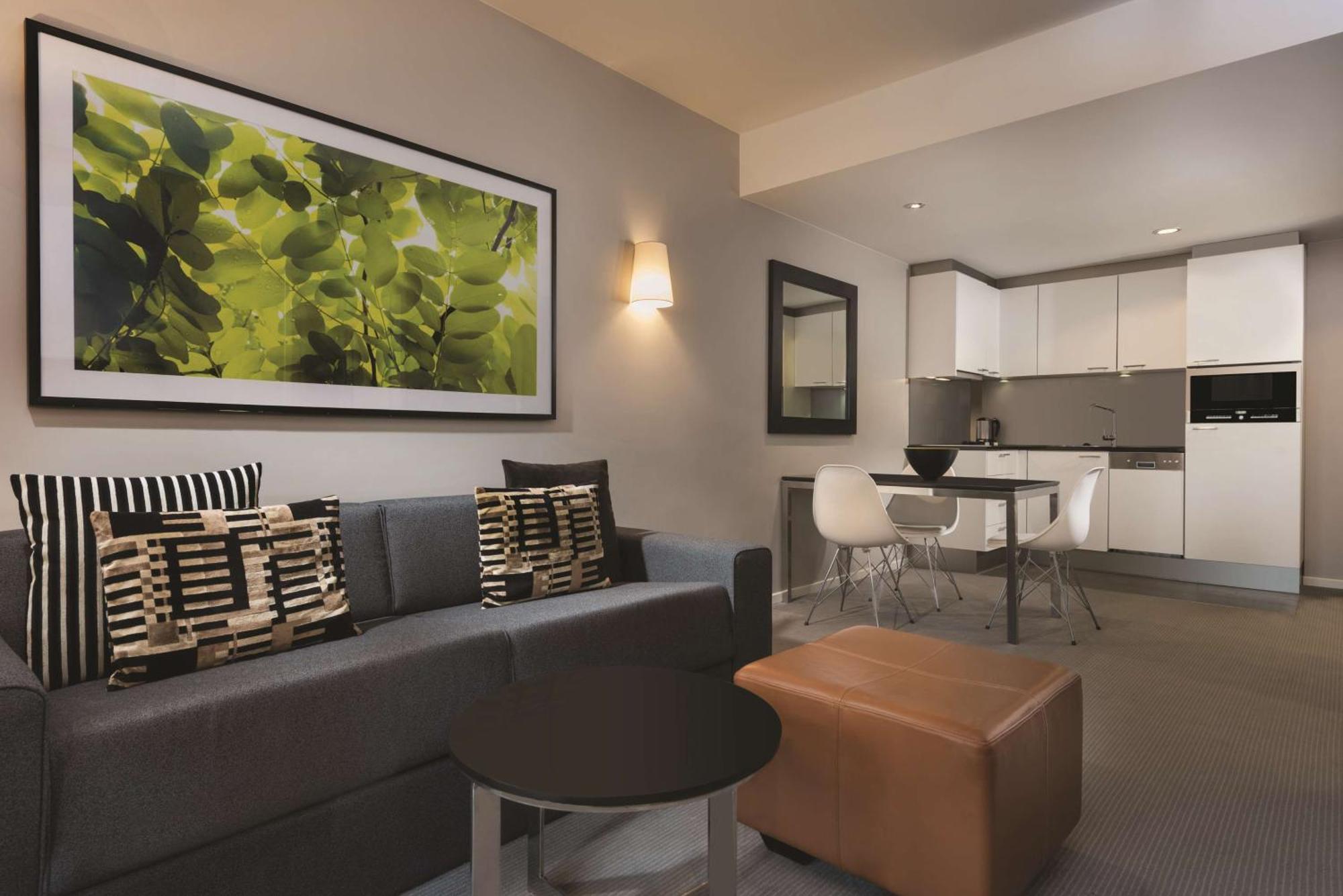 One-Bedroom Apartment,1276761910:JPEG