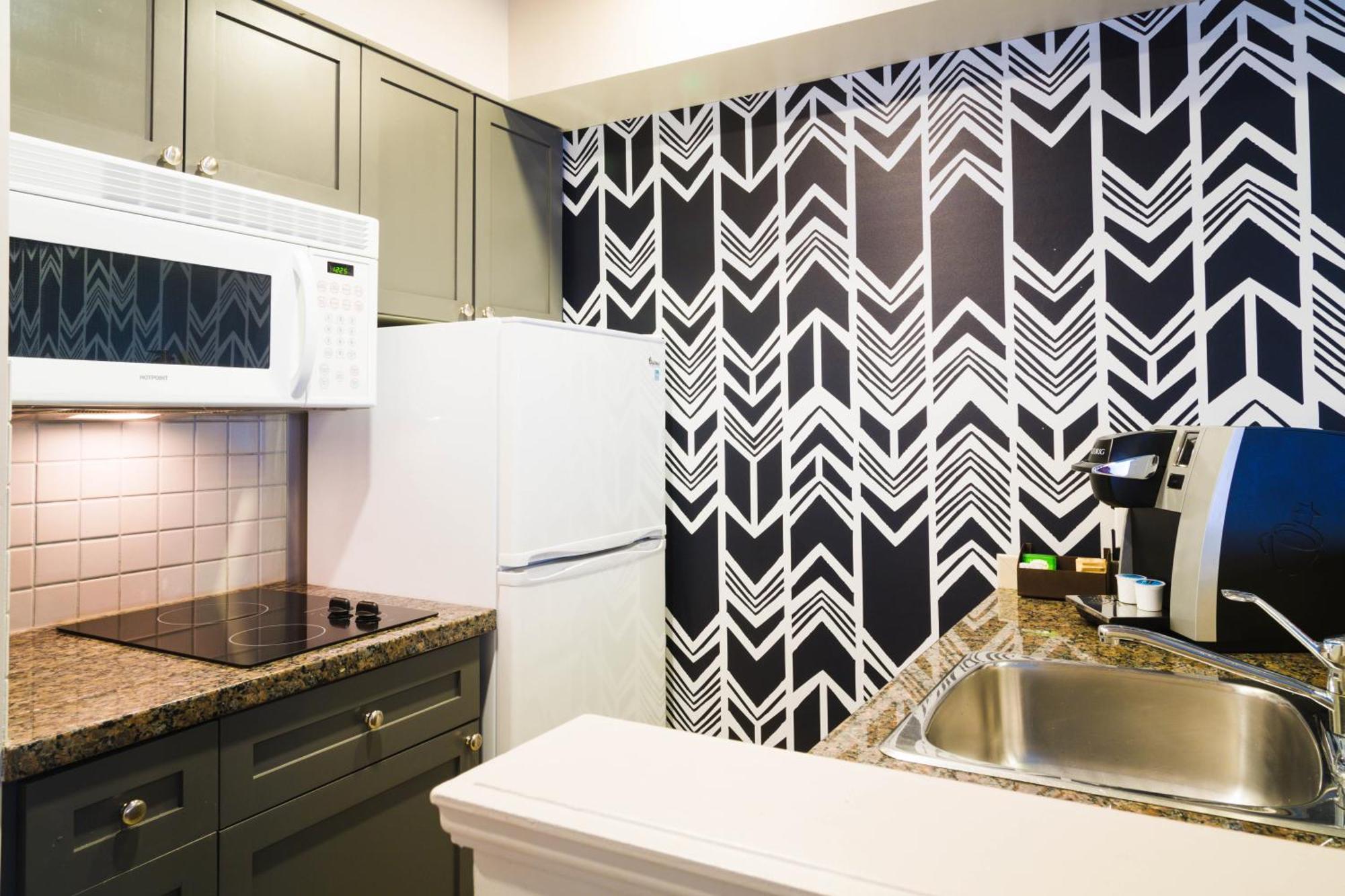 One-Bedroom King Suite