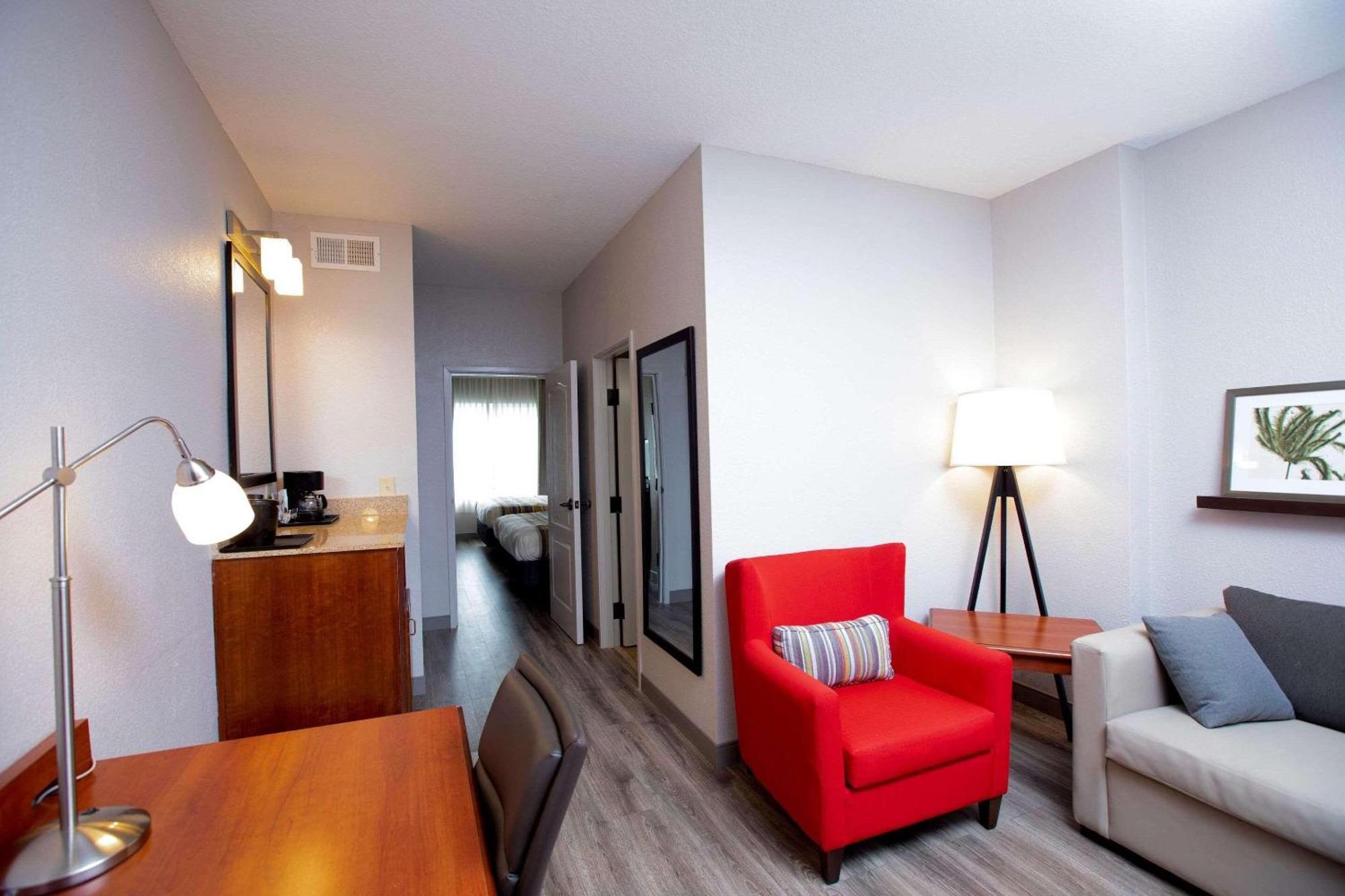 One-Bedroom Suite Two Queen Beds Non-Smoking