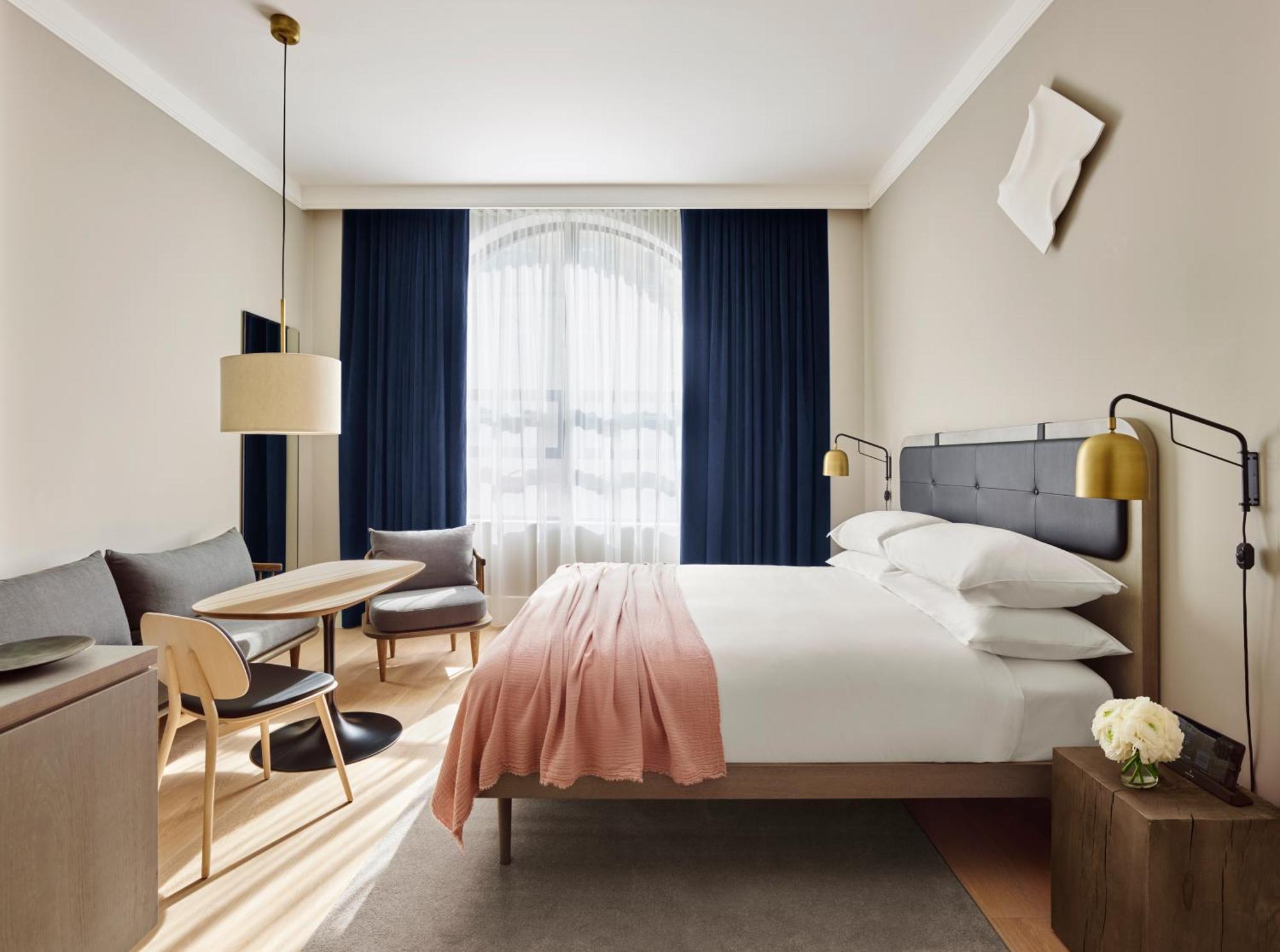 Deluxe King Room