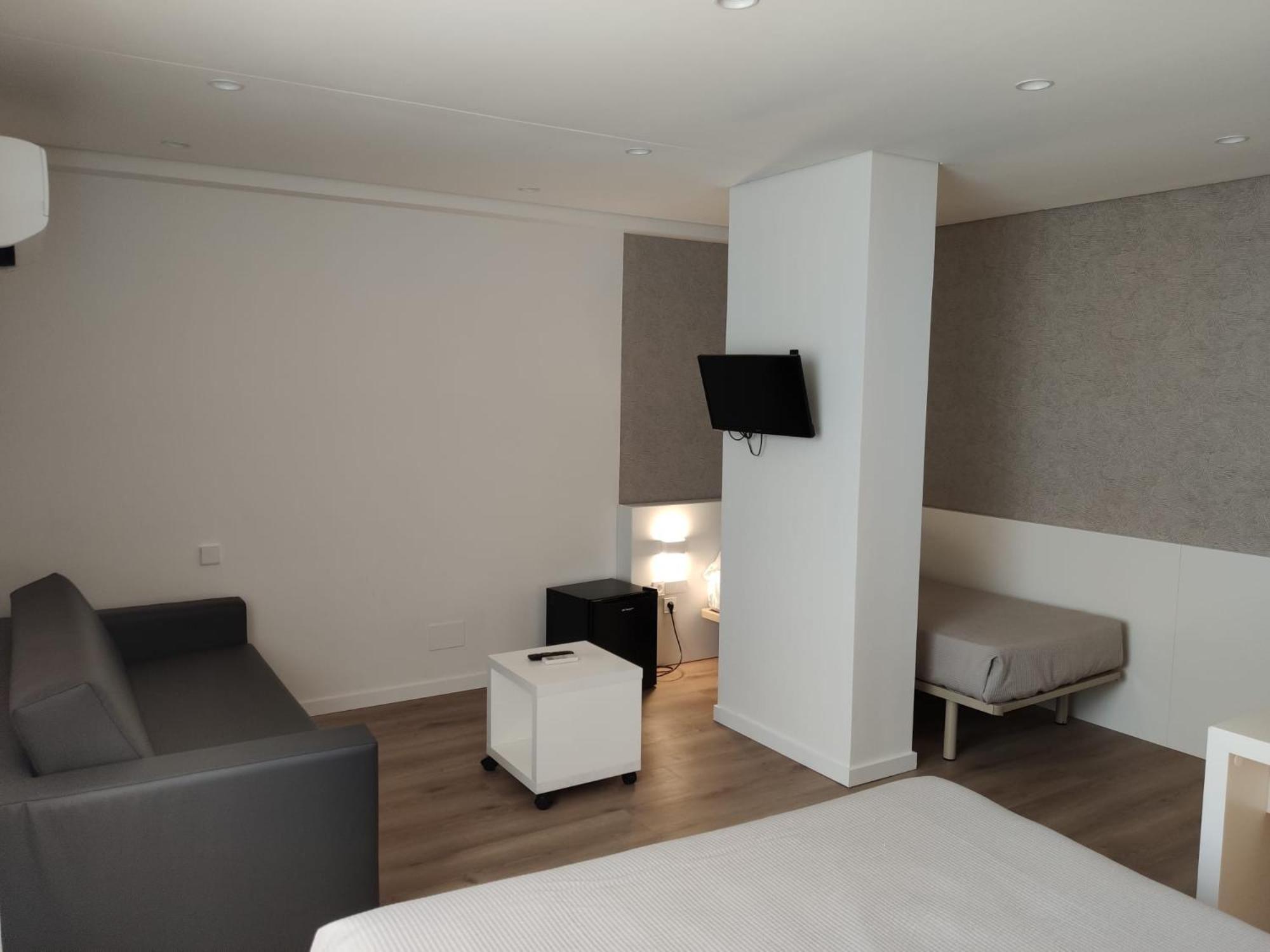 Quintuple Room
