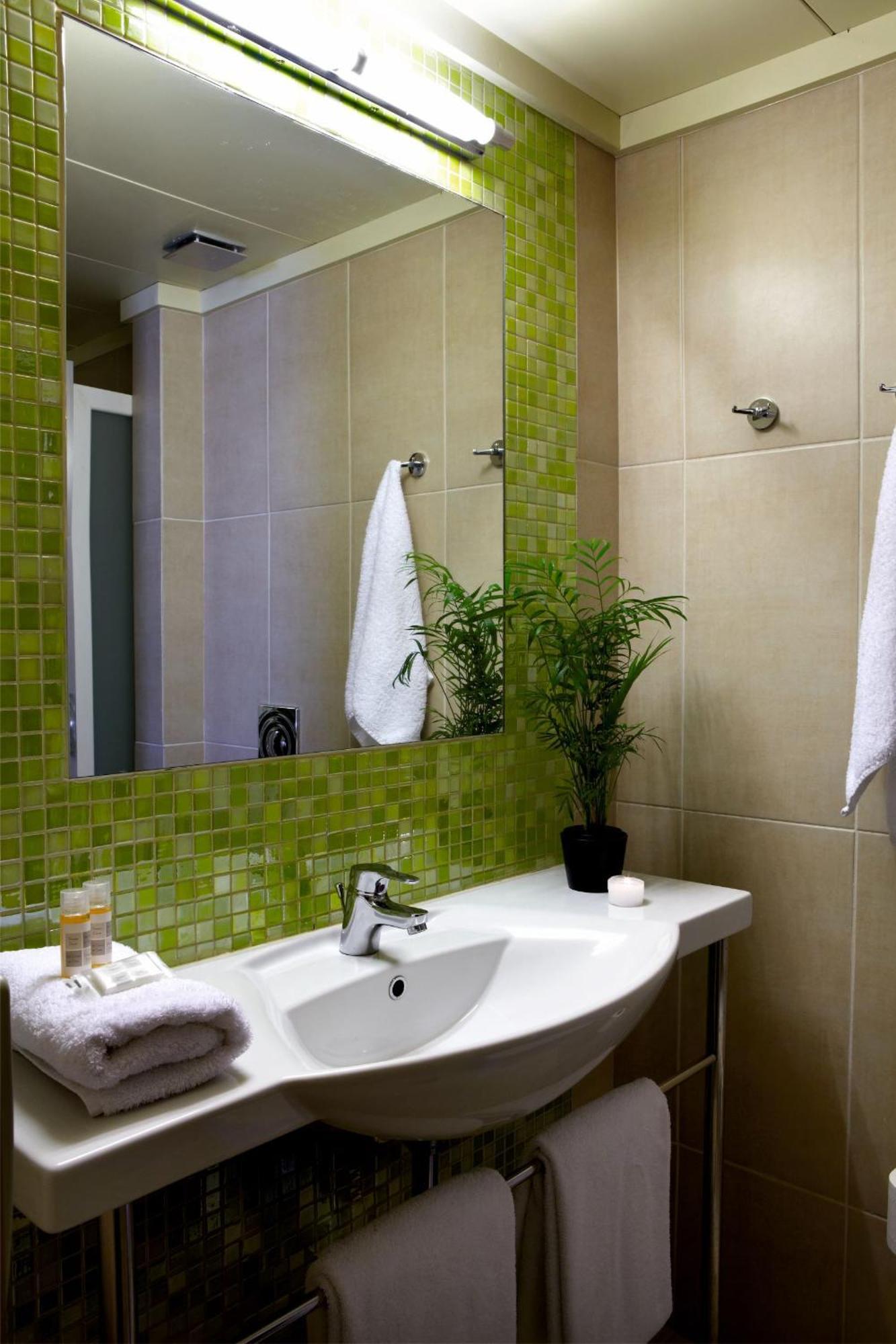 Compact Room