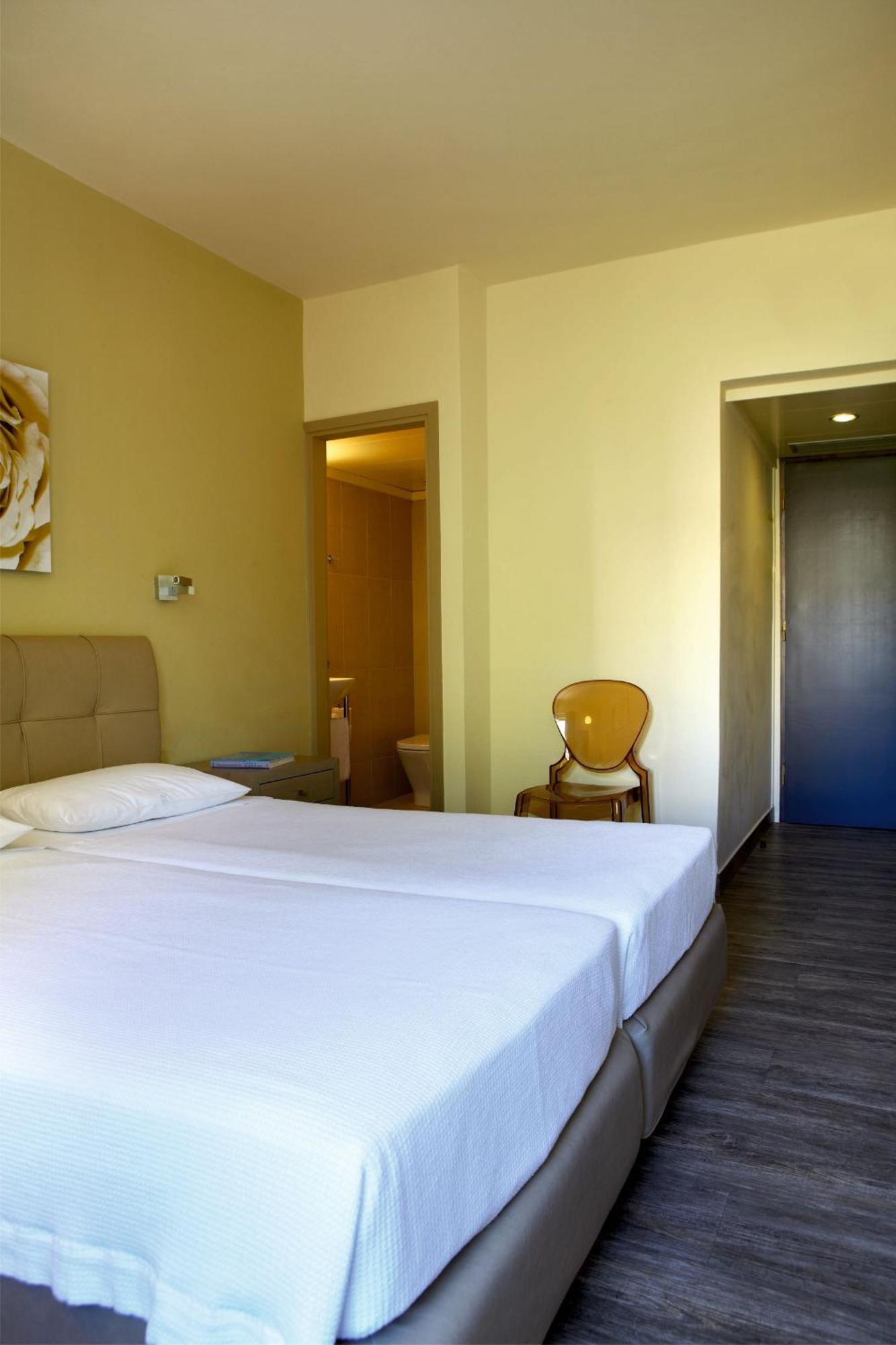 Compact Room