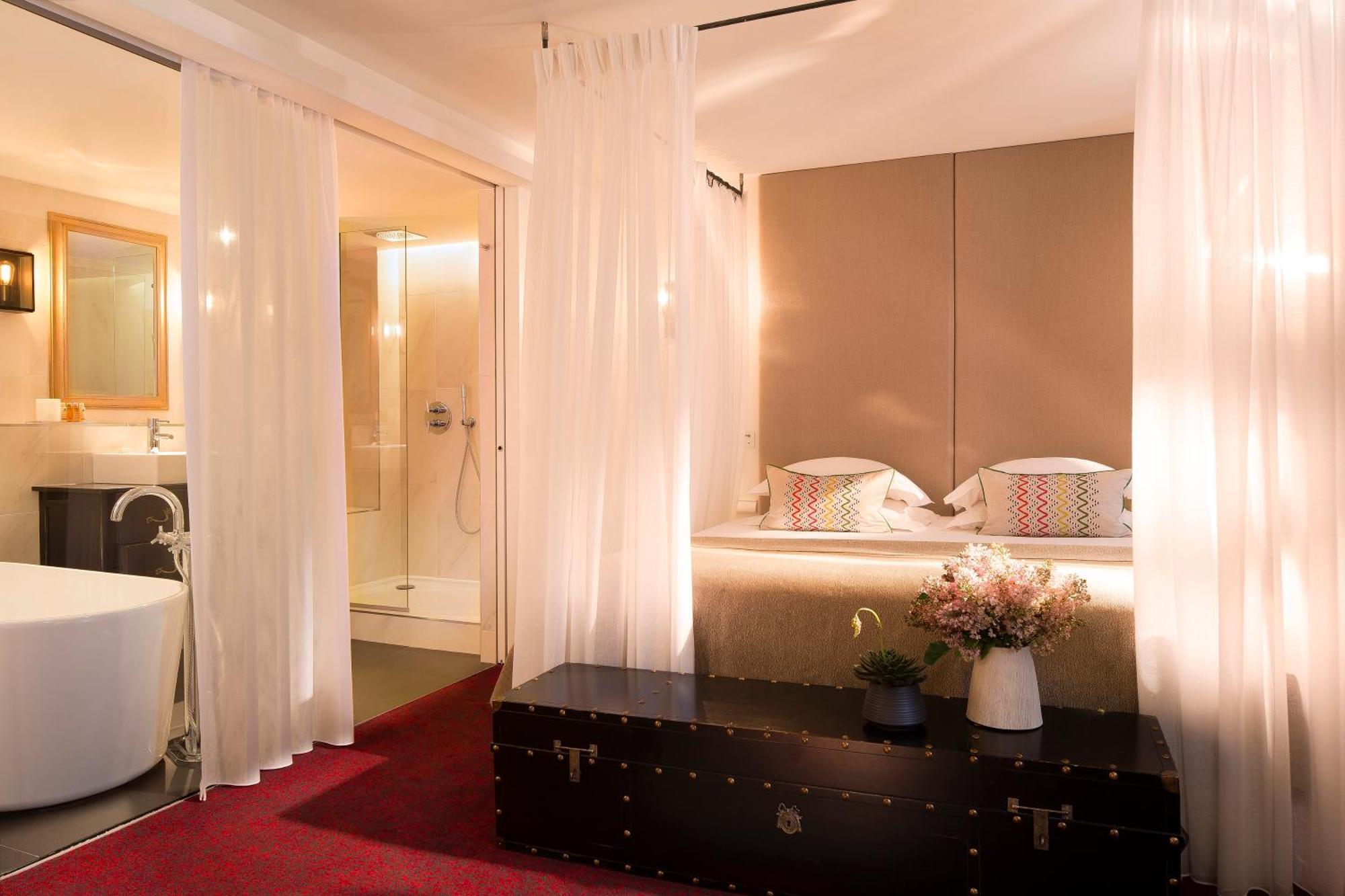 Deluxe Double or Twin Room