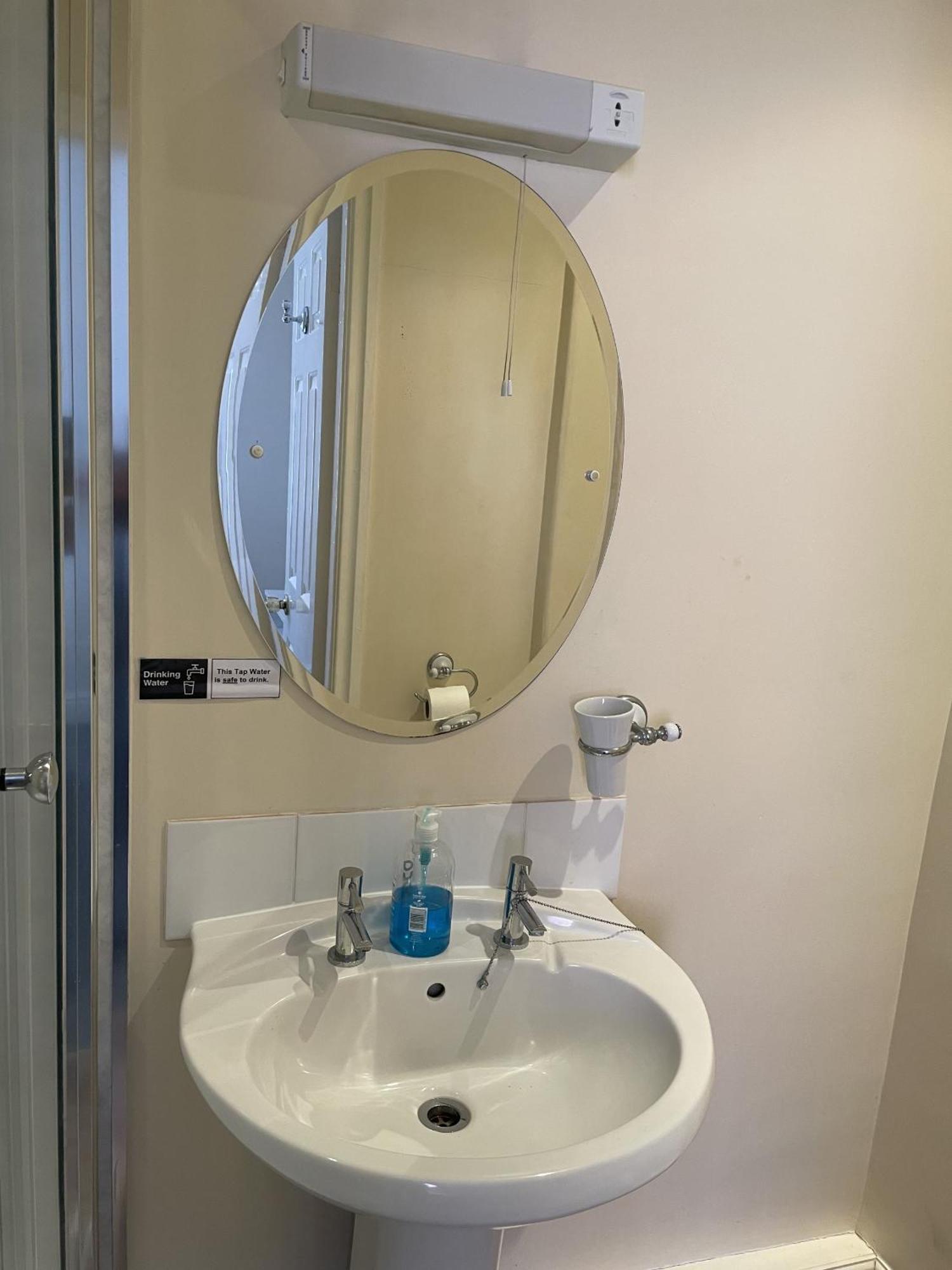 Budget Double Room,1445228803:JPEG