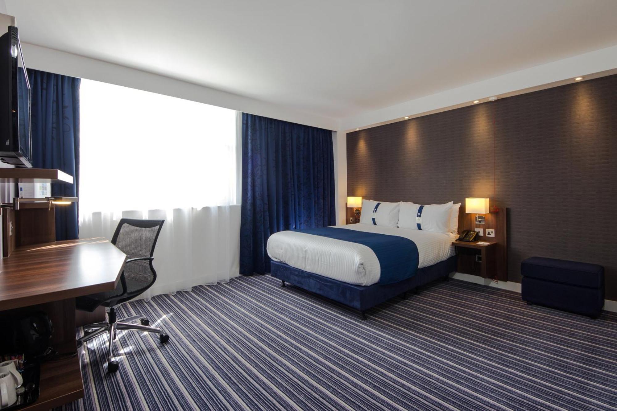 Double Room with Free Hot Breakfast - Accessible,1445621620:JPEG