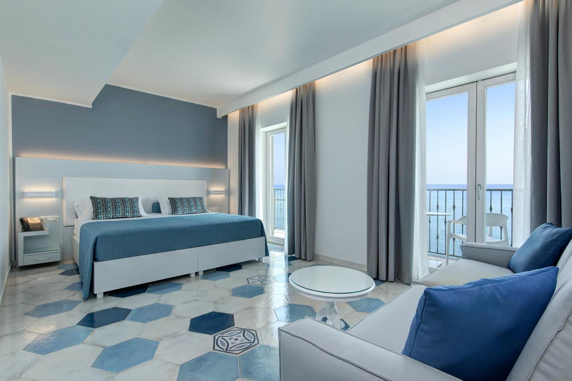 Superior Family Room Partial Sea View