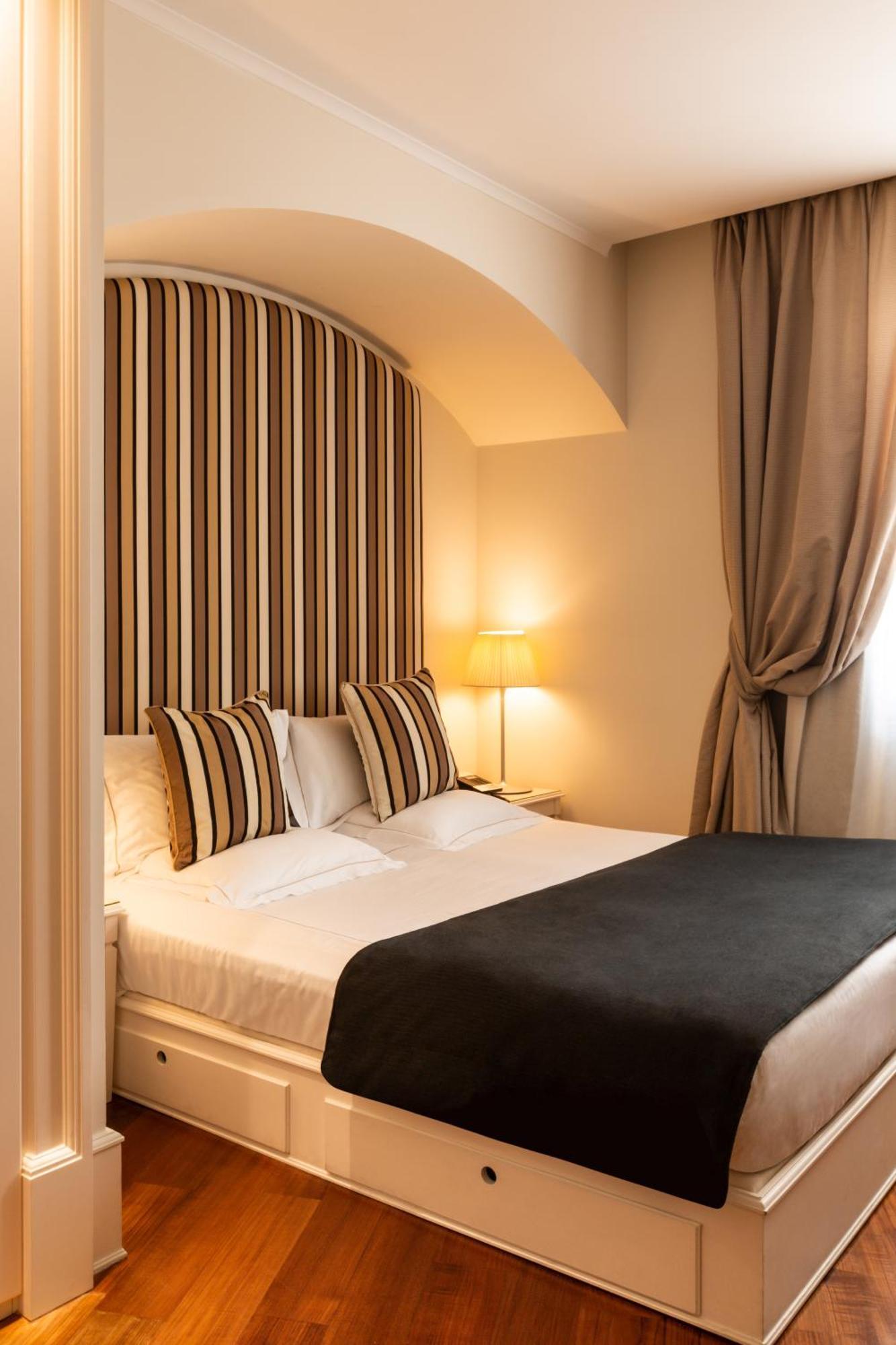 Superior Double or Twin Room,1279671742:JPEG