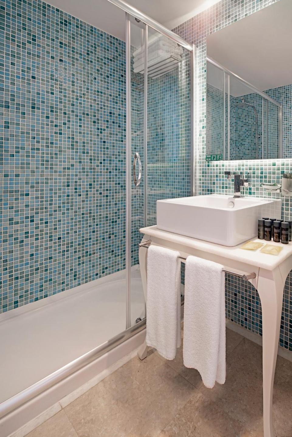 Standard Double or Twin Room Land View