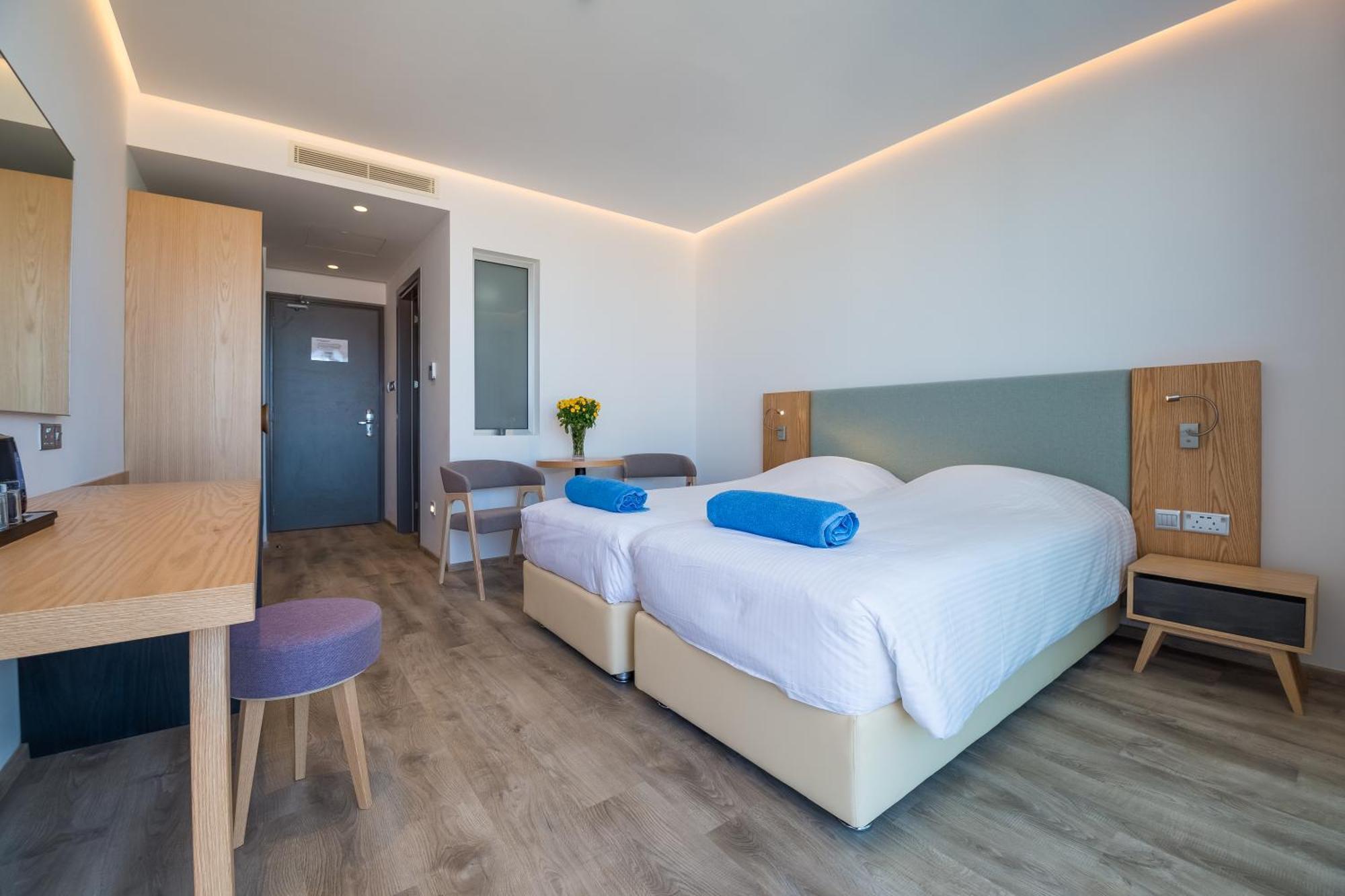 Inland View Room