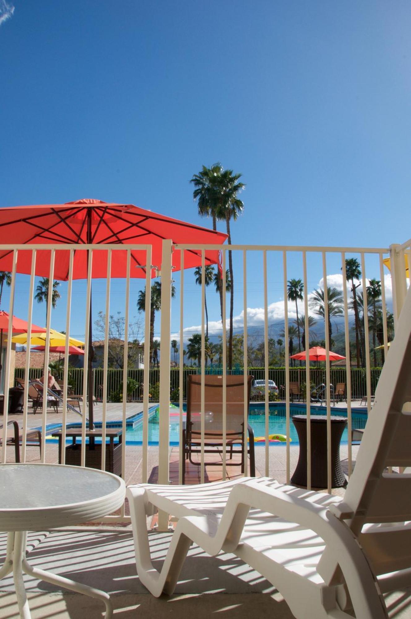 King Room Pool View