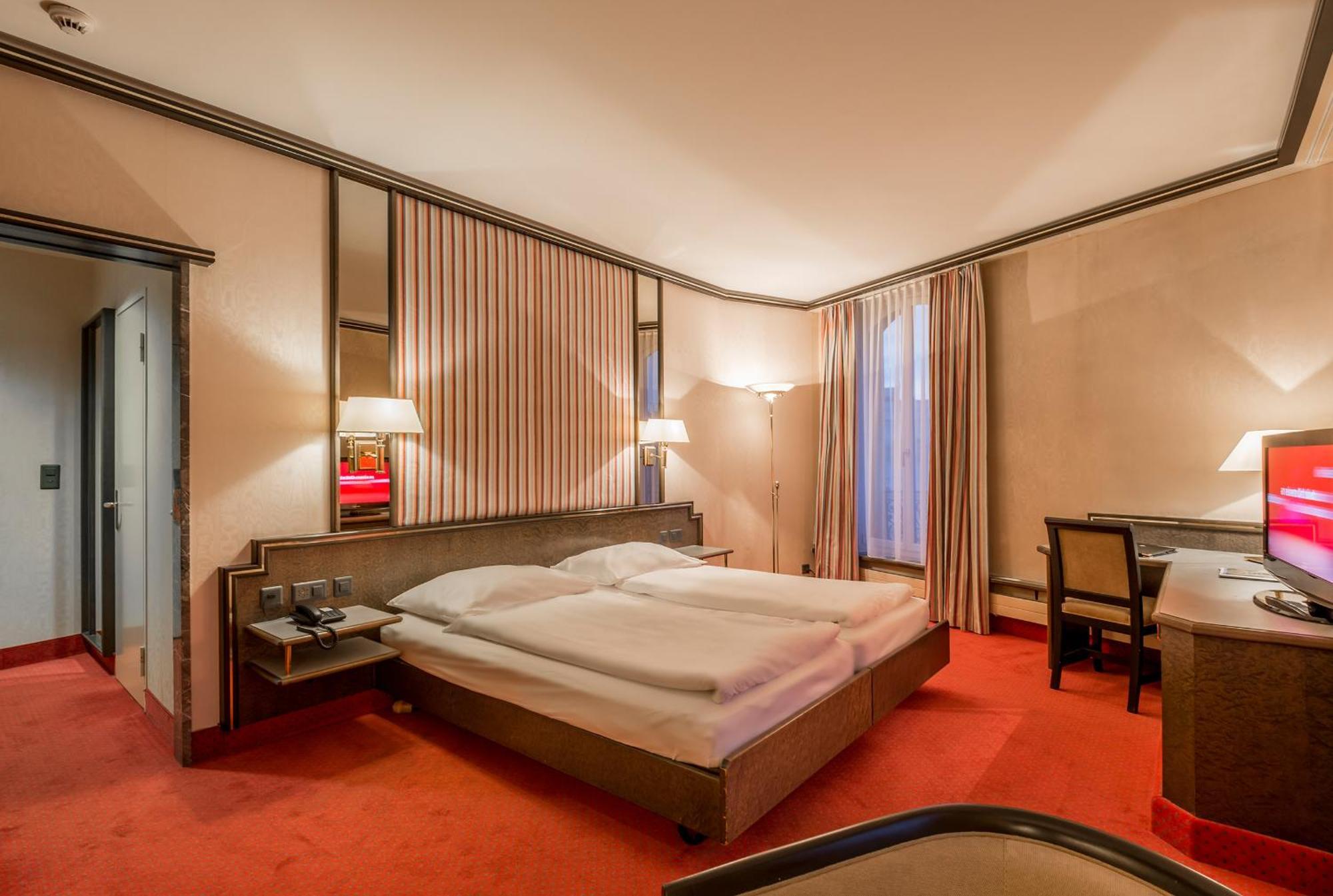 Double Room,240237677:JPEG