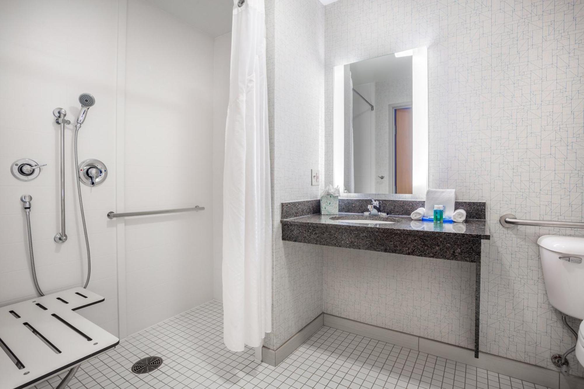 Habitación Estándar con ducha accesible en silla de ruedas - cama extragrande - Adaptada para personas con movilidad reducida