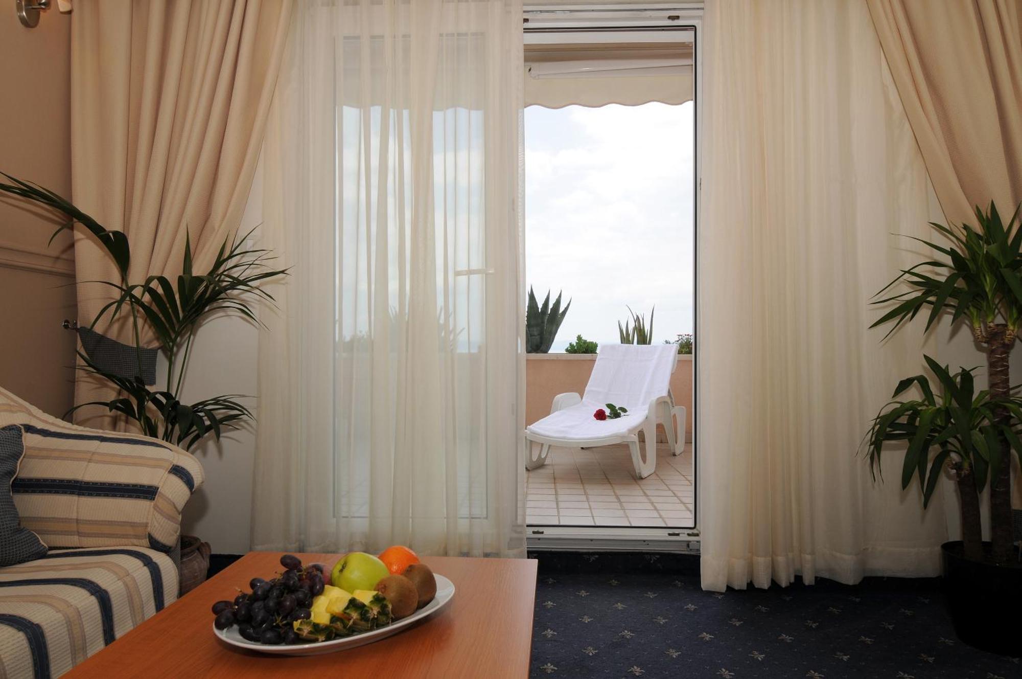 Family Room Balcony Sea View