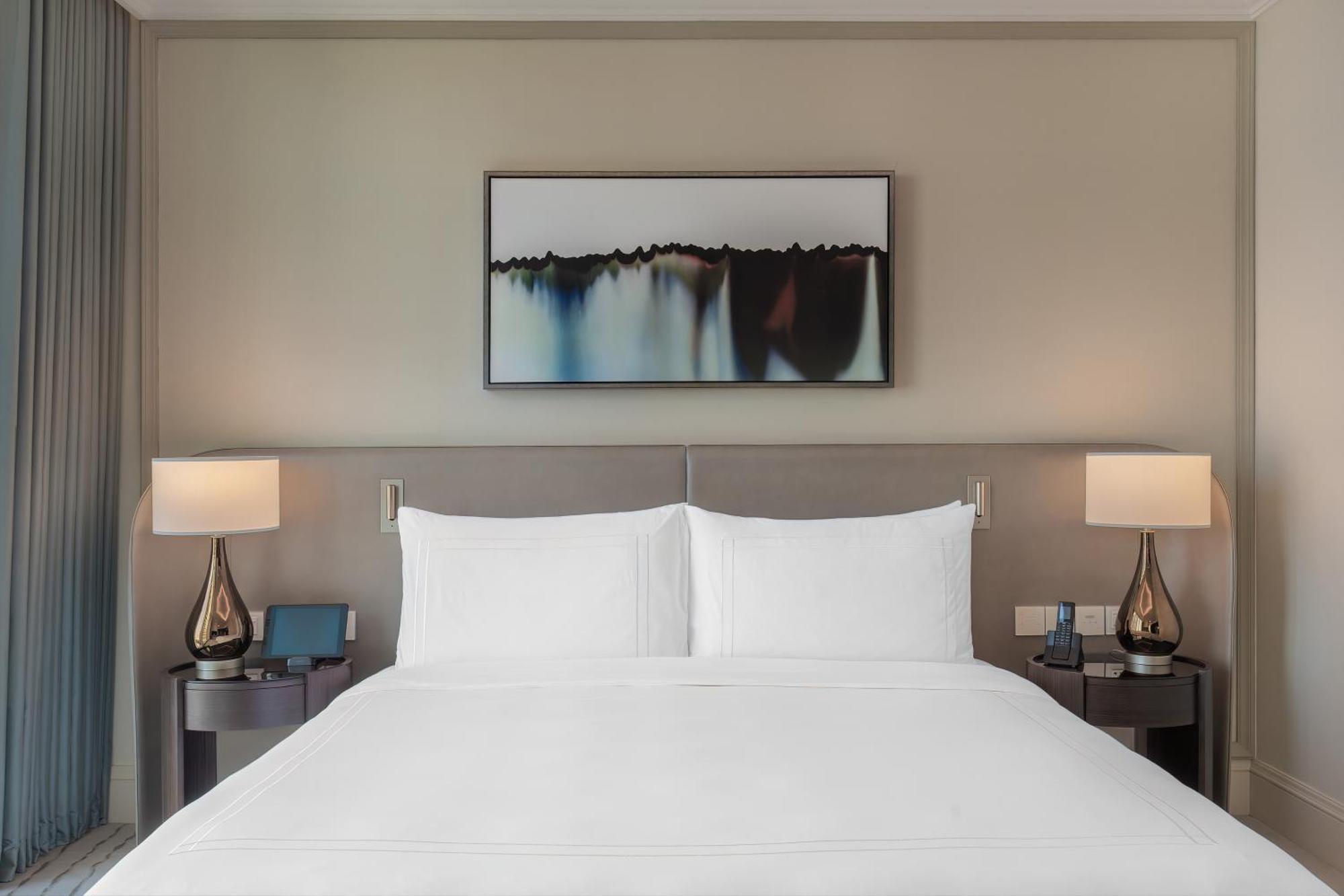 Deluxe Room City Skyline View