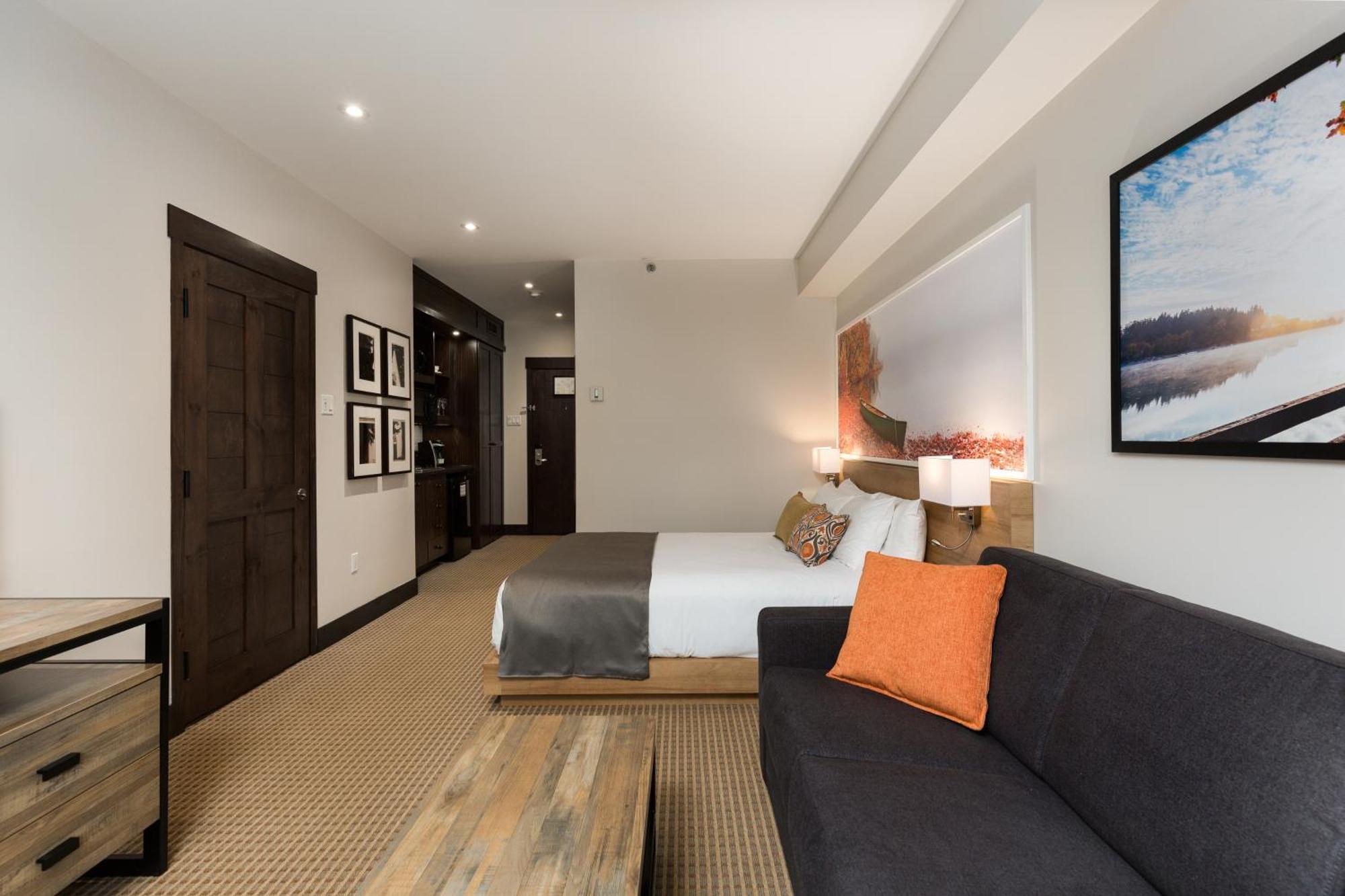 Standard Queen Room