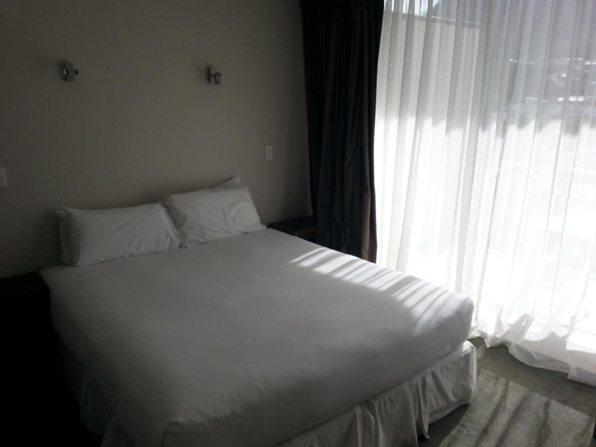 Too Suite