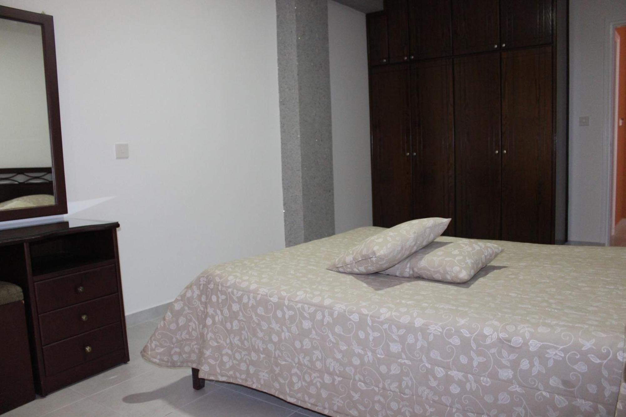 One-Bedroom Apartment Mountain View
