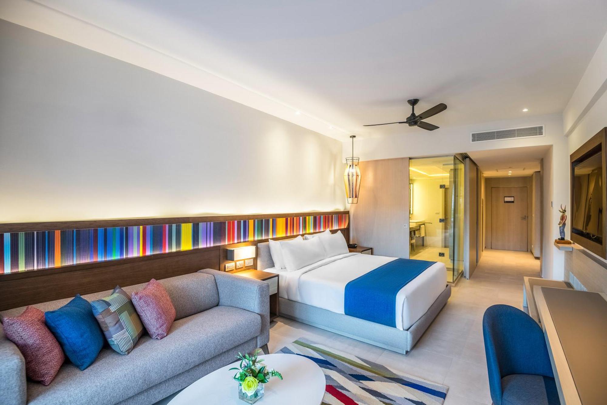 Club Junior King Suite Ocean View