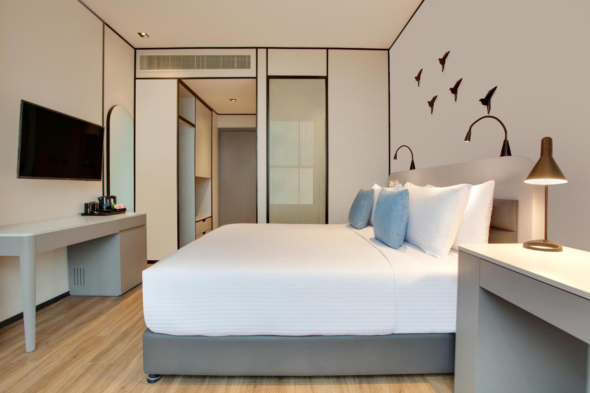 Signature Suite