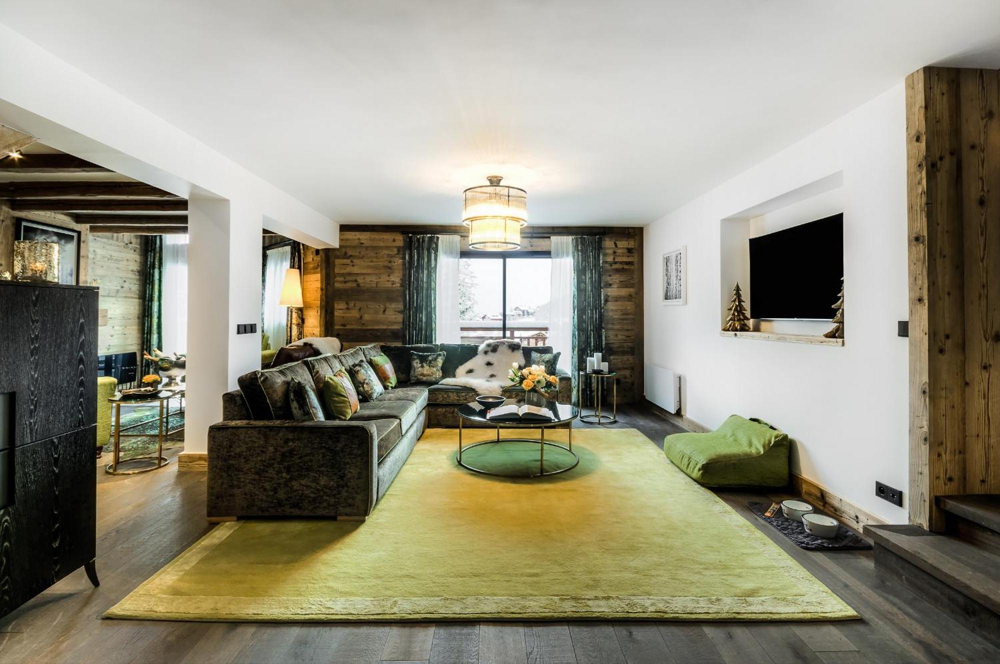 Three-Bedroom Apartment Split Level