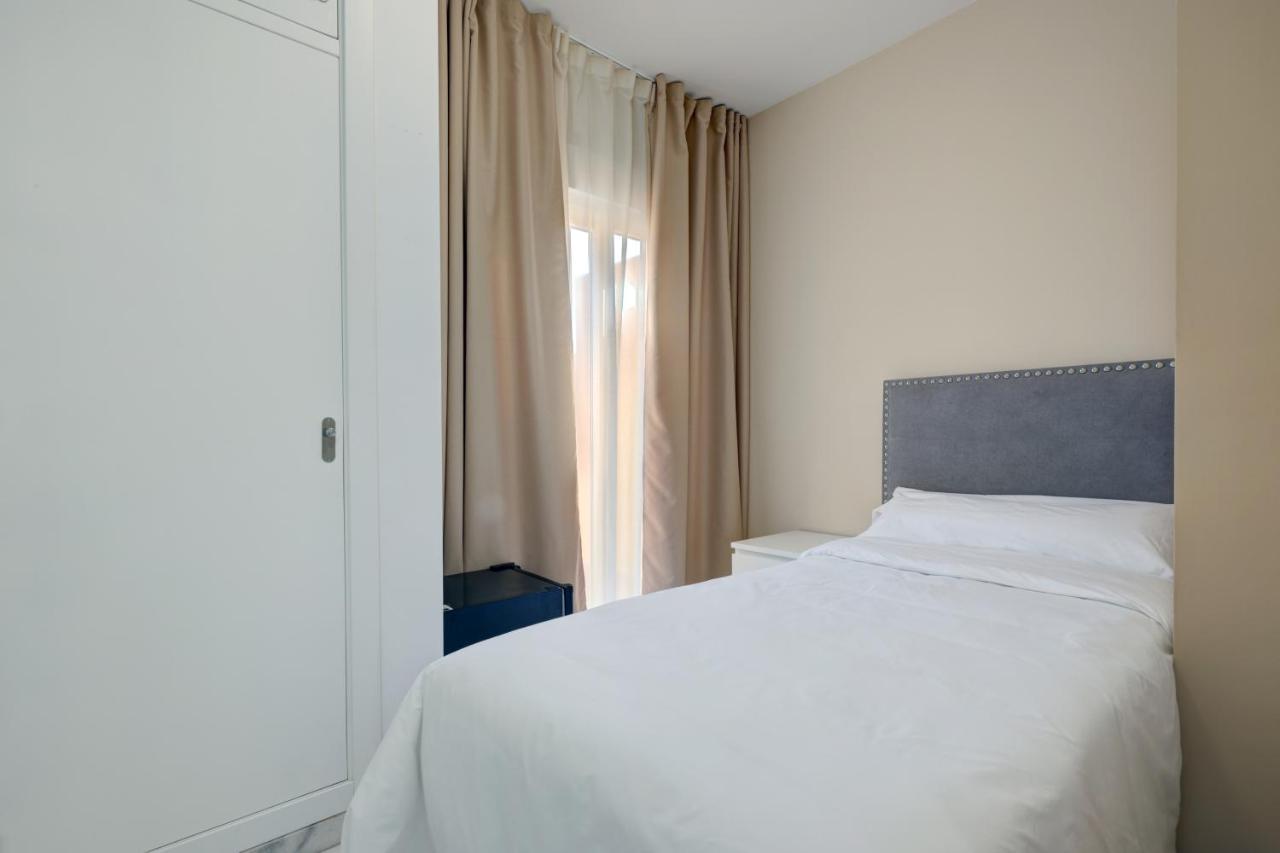 Double Room,1461399676:JPEG