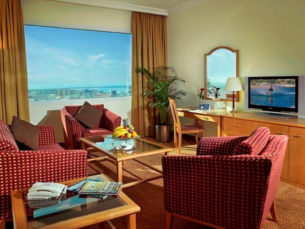 Deluxe Suite