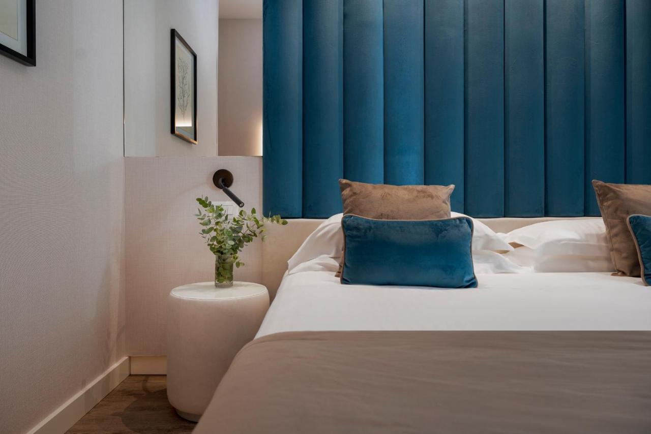 Double Room Classic Plus Balcony Partial Sea View