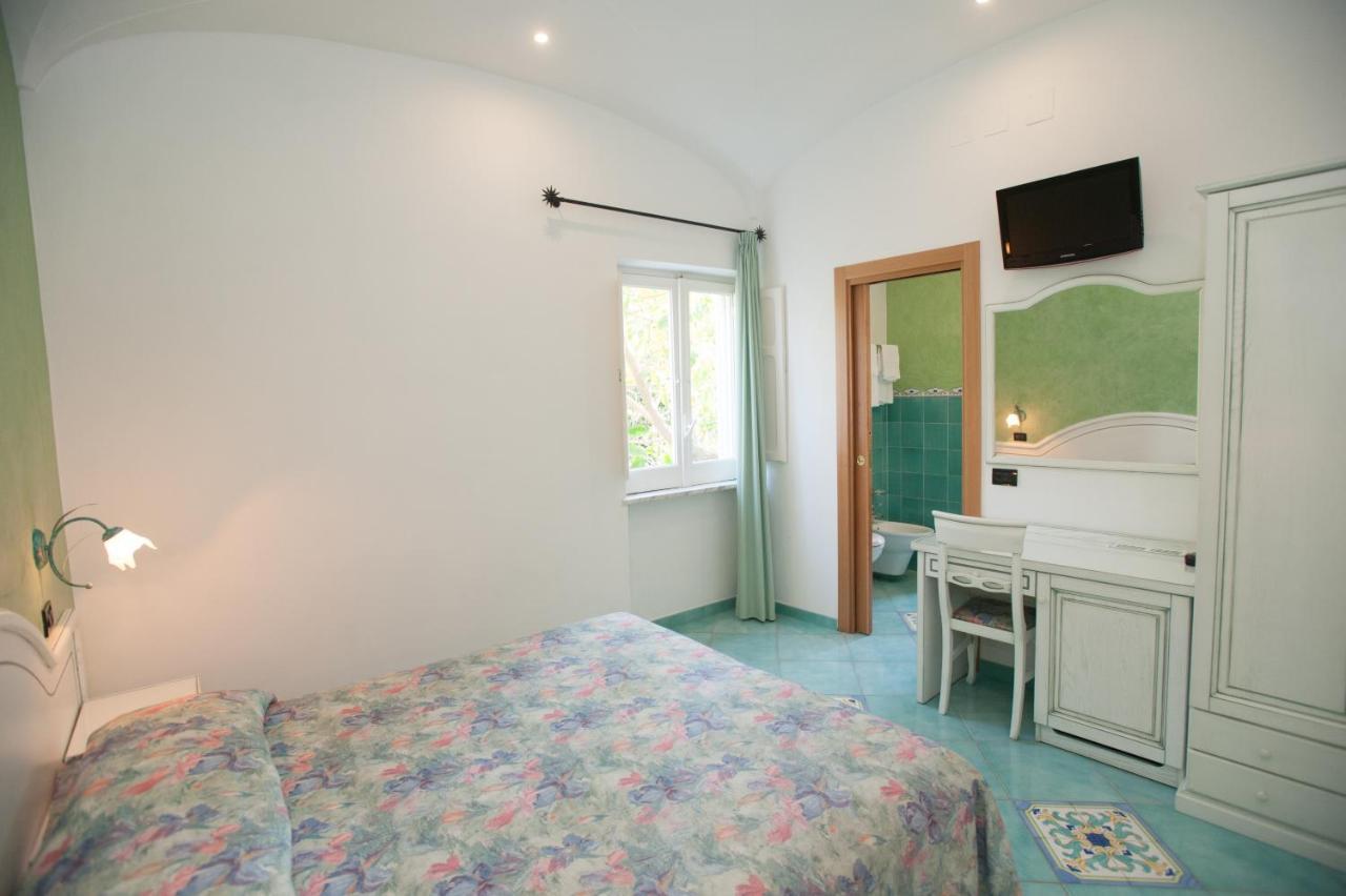 Double Room Mountain View