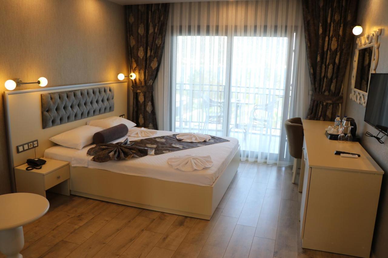 Deluxe Suite 1 Bedroom Suite 1 King Balcony