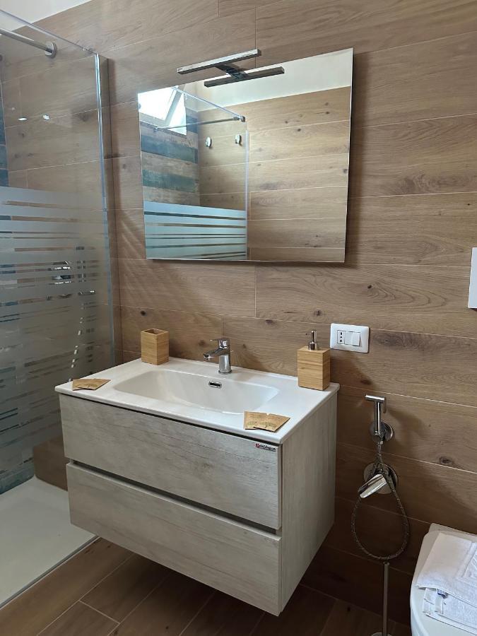 Double Room Private External Bathroom,1466343122:JPEG