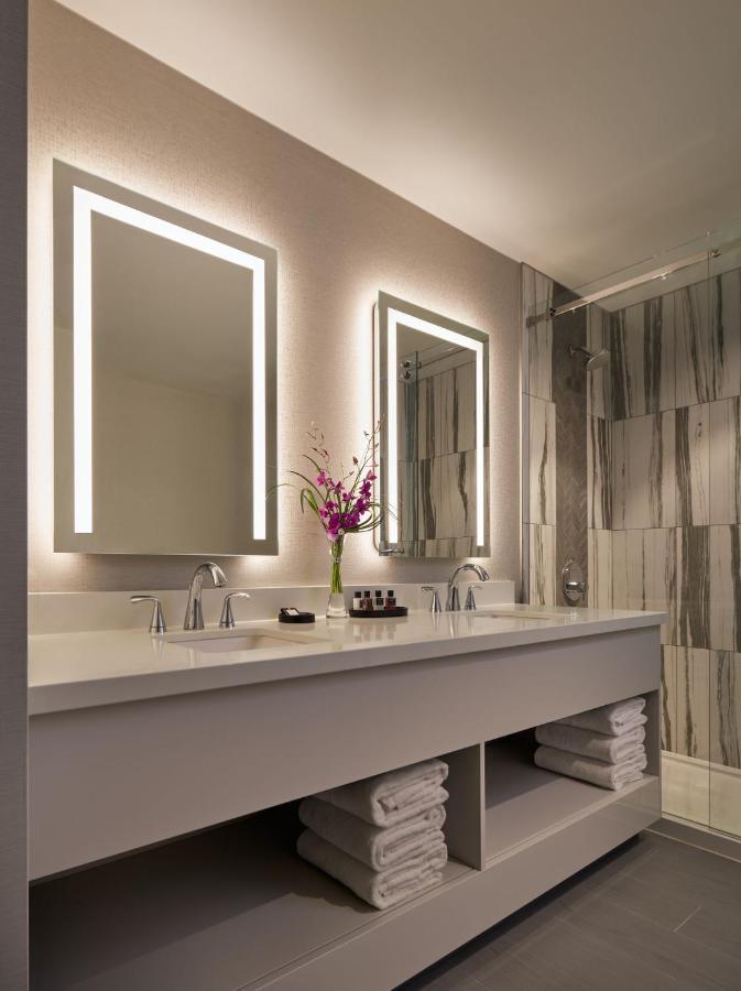 King Corner Suite