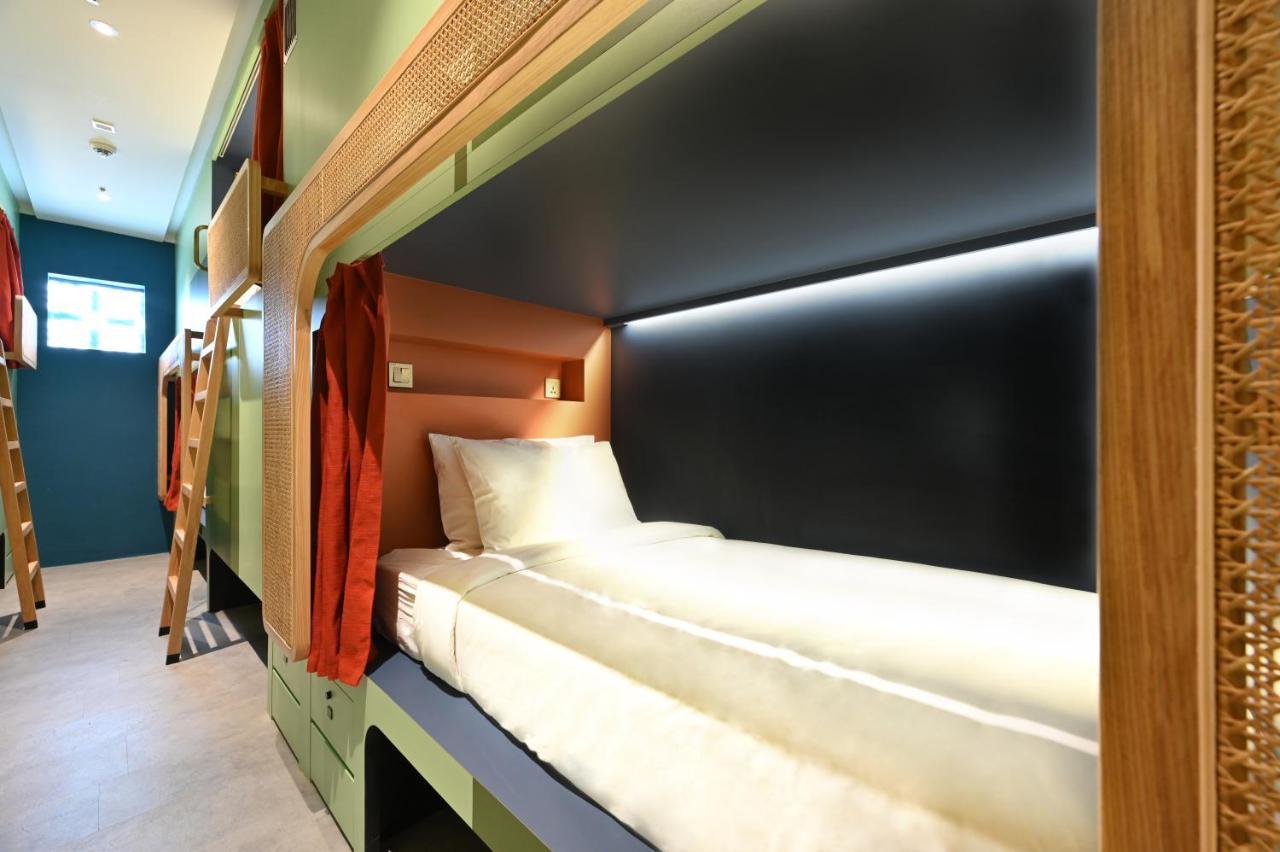 Bunk Bed Female Dormitory Room,1469030204:JPEG