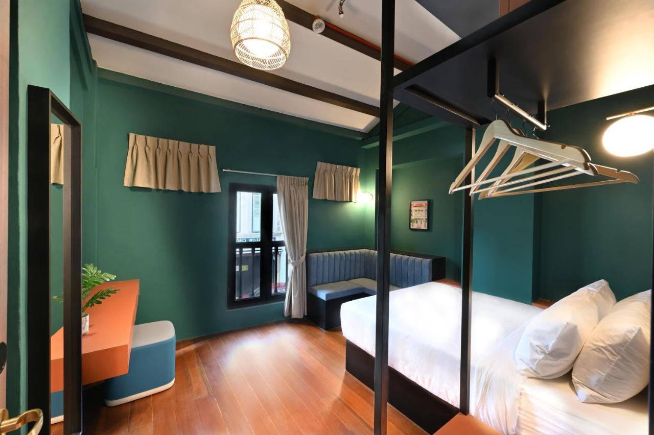 Deluxe Queen Room