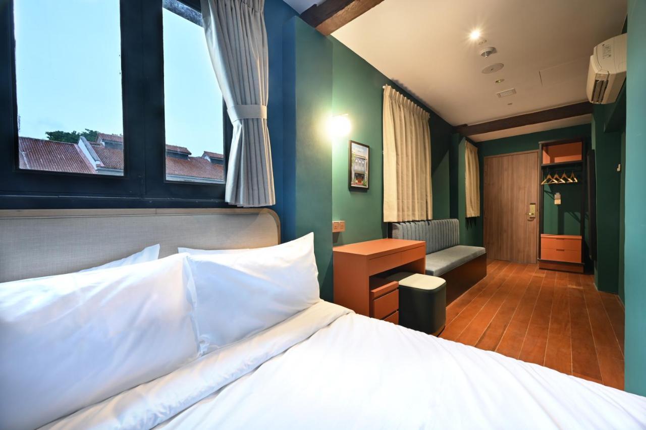 Deluxe Queen Room