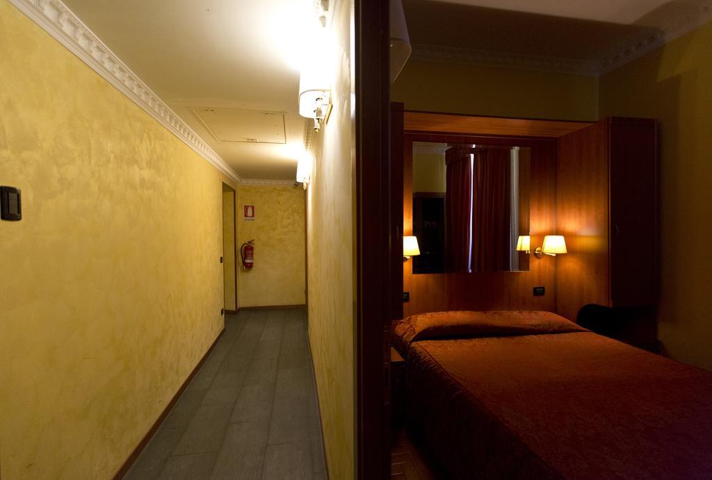 Single Room,156432120:JPEG