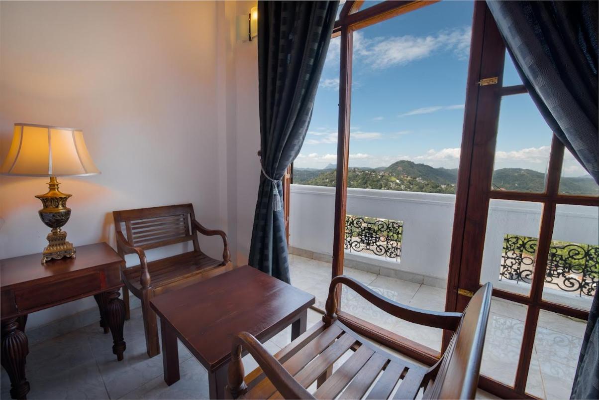 Habitación Doble con vistas a la montaña