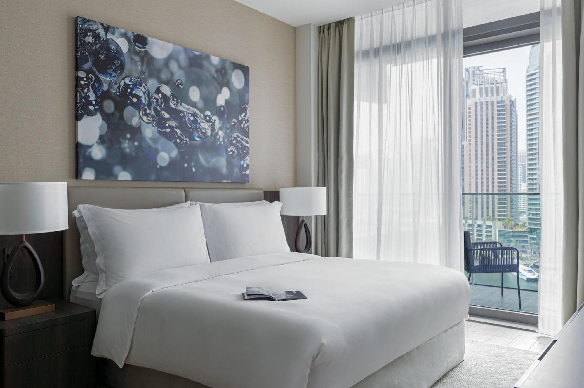 Premium One Bedroom Suite Balcony & Marina View