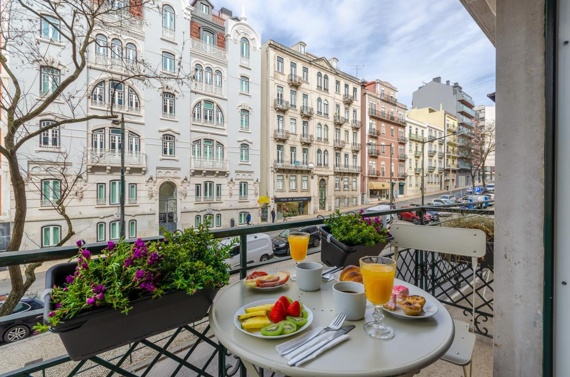 Double Room Balcony City View