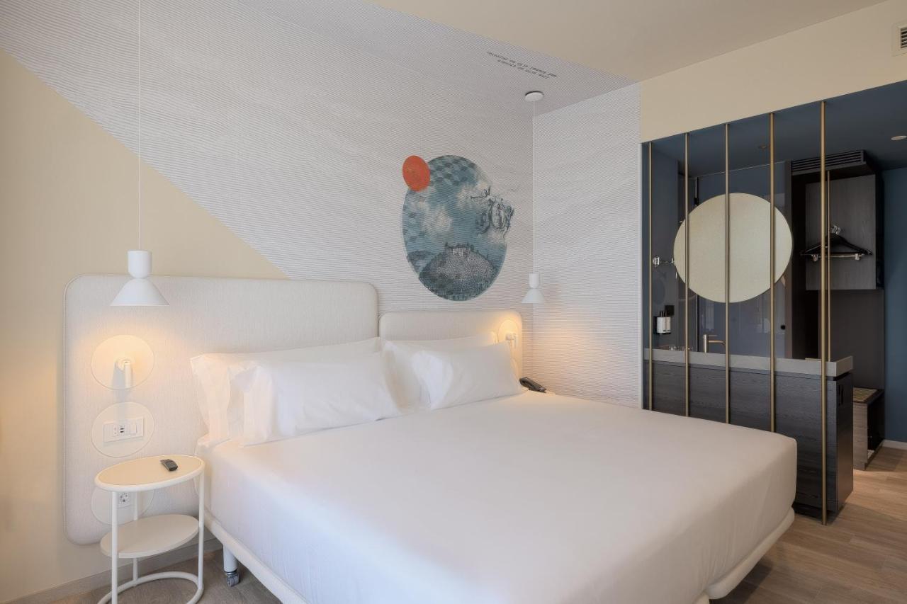 Superior Double or Twin Room Atrium
