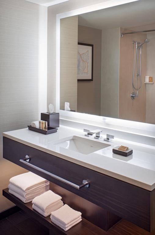 Chambre Lit King-Size - Vue sur Ville