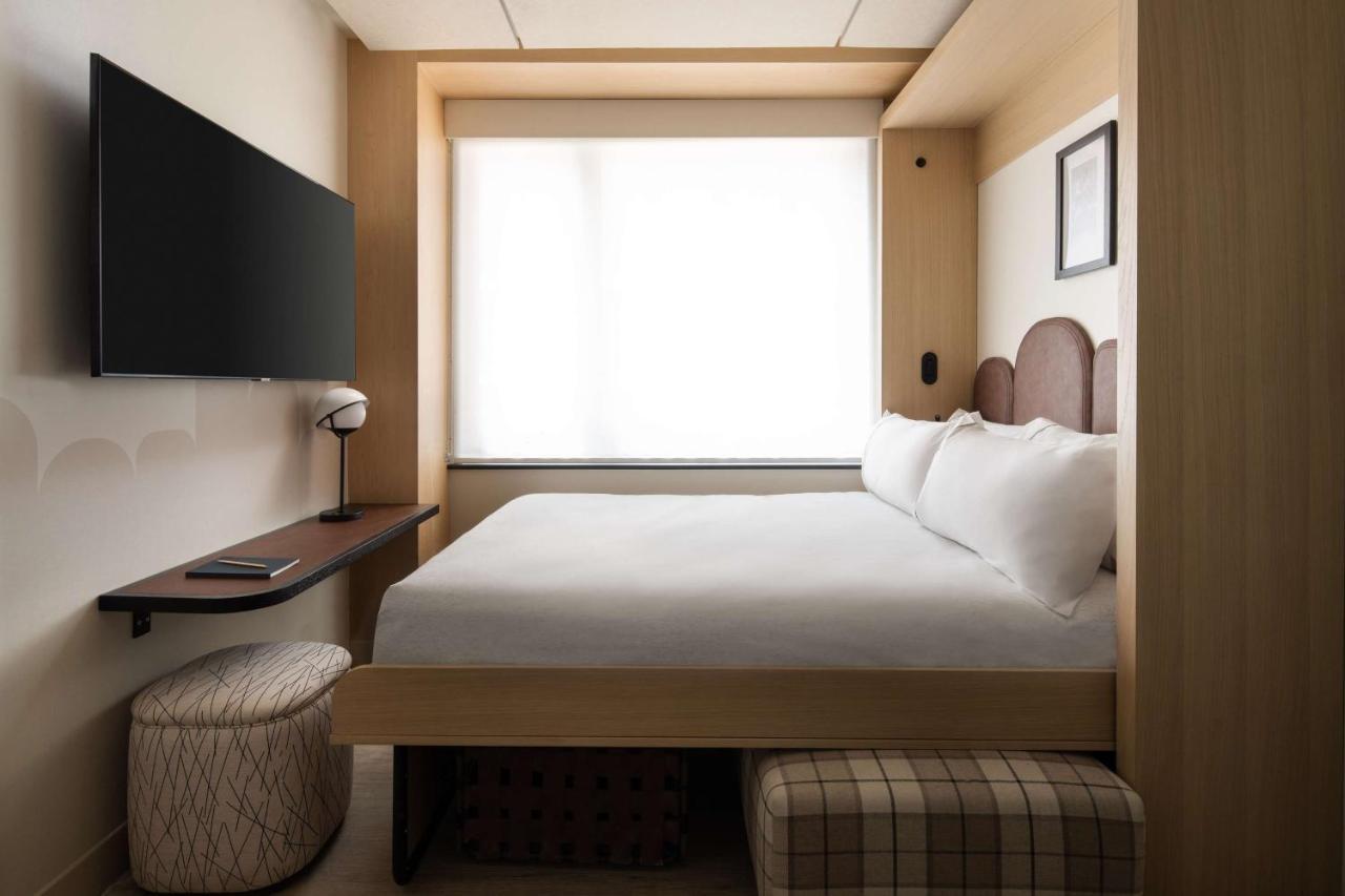 Queen Room City View Wall Bed