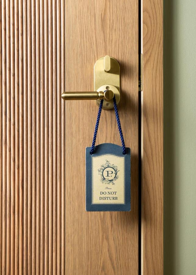 King Room Roll Shower Disability Access